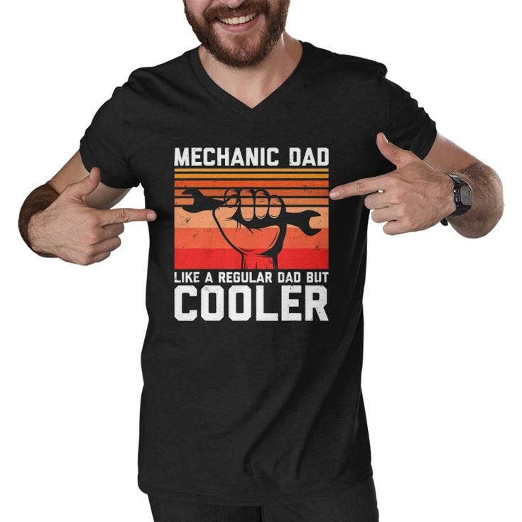 Funny Car Graphic Car Mechanics Car Fathers Car Repair Dads Men V-Neck Tshirt