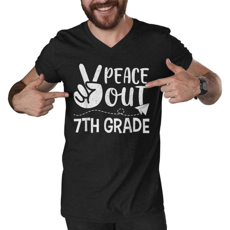Happy Last Day Of School Retro Peace Out 7Th Grade  Men V-Neck Tshirt