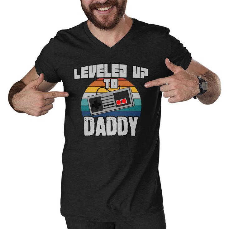 I Leveled Up To Daddy New Parent Gamer Promoted To Dad Men V-Neck Tshirt