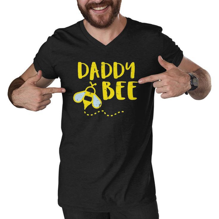 Mens Daddy Bee Family Matching Beekeeping Dad Papa Men Men V-Neck Tshirt