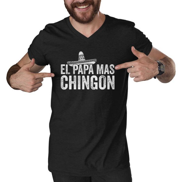 Mens El Papa Mas Chingon Mexican Hat Spanish Fathers Day Gift  Men V-Neck Tshirt