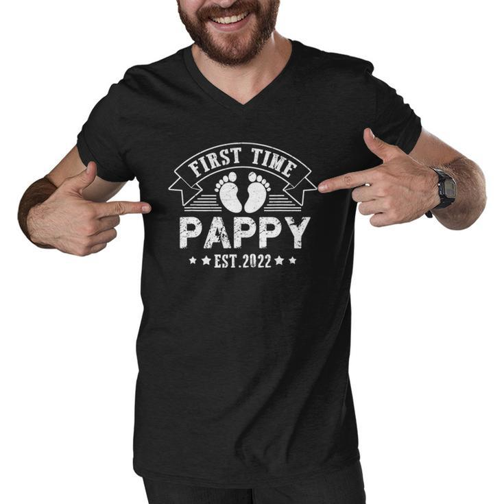 Mens First Time Pappy Est 2022 Fathers Day Men V-Neck Tshirt
