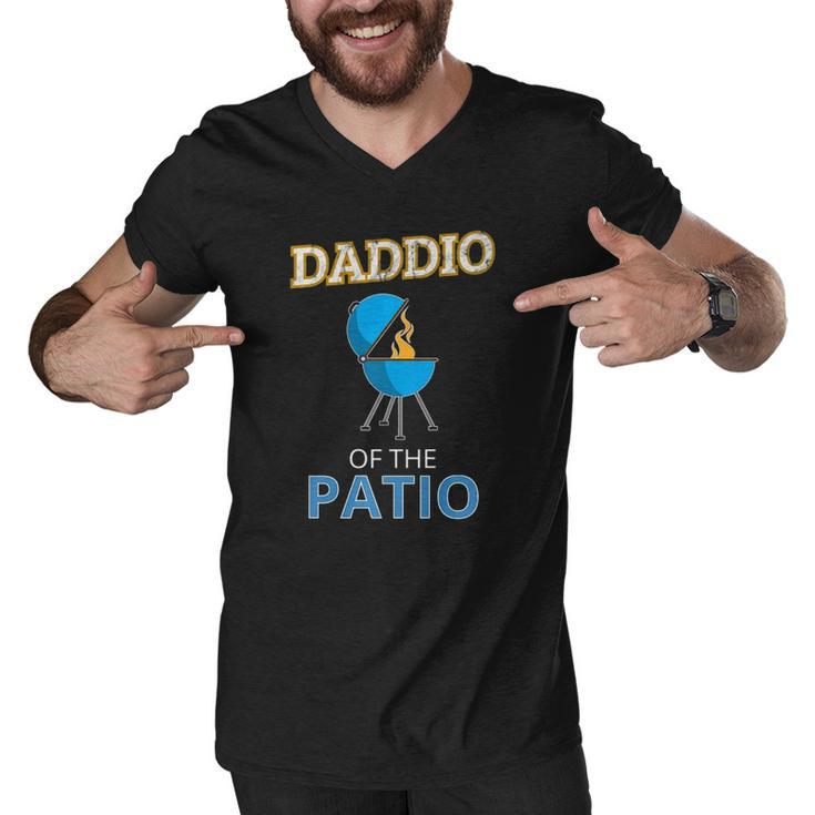 Mens Funny Daddio Of The Patio Fathers Day Bbq Grill Dad  Men V-Neck Tshirt
