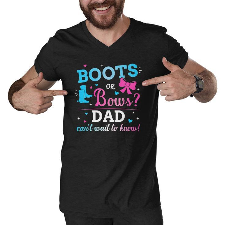 Mens Gender Reveal Boots Or Bows Dad Matching Baby Party Men V-Neck Tshirt