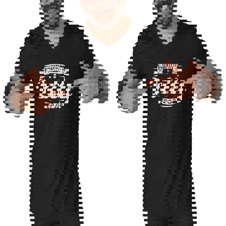 Mens Promote Daddy Est 2022 Funny Dad Est 2022 First Fathers Day Men V-Neck Tshirt