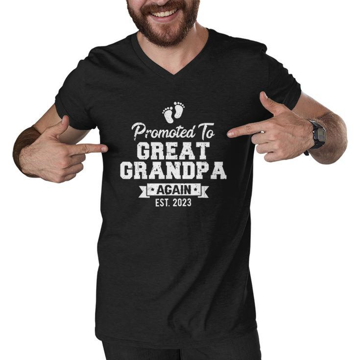 Mens Promoted To Great Grandpa Again 2023 Great Grandfather To Be Men V-Neck Tshirt