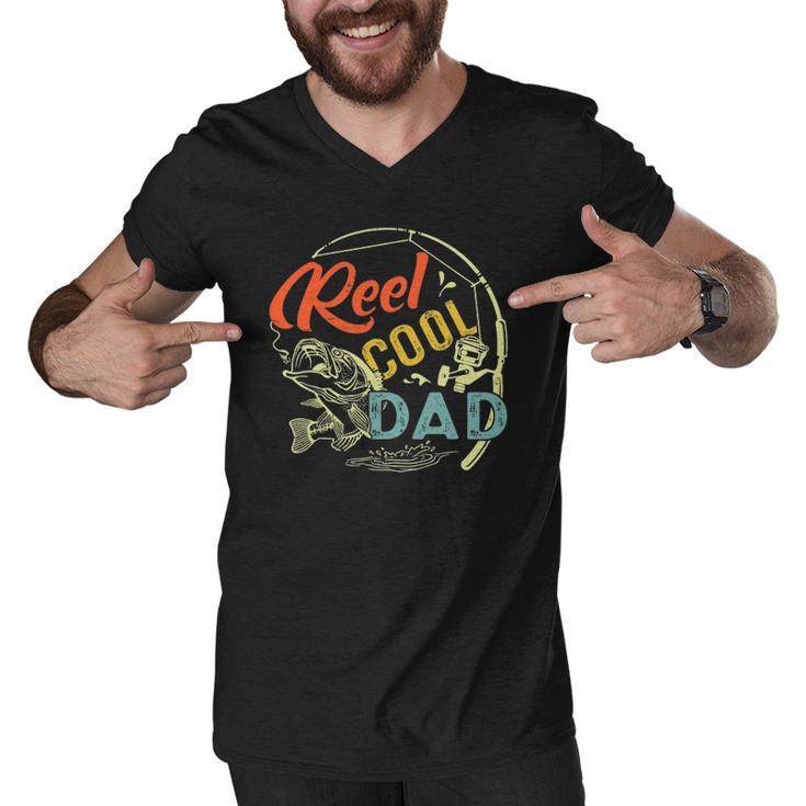 Mens Reel Cool Dad  Funny Fishing Fathers Day Christmas Men V-Neck Tshirt