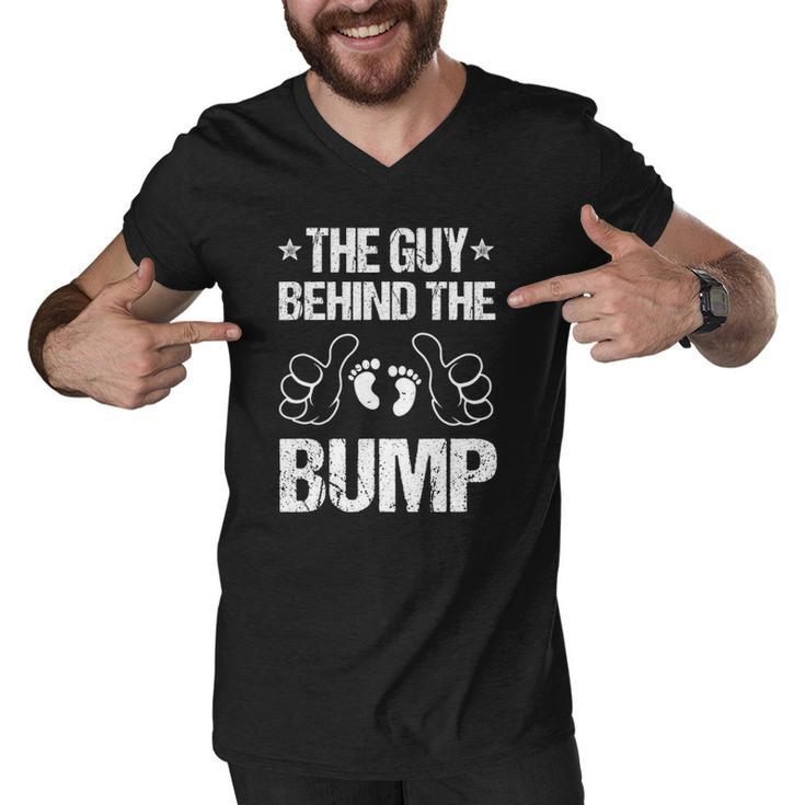 Mens The Guy Behind The Bump Pregnancy Announcement For Dad Men V-Neck Tshirt