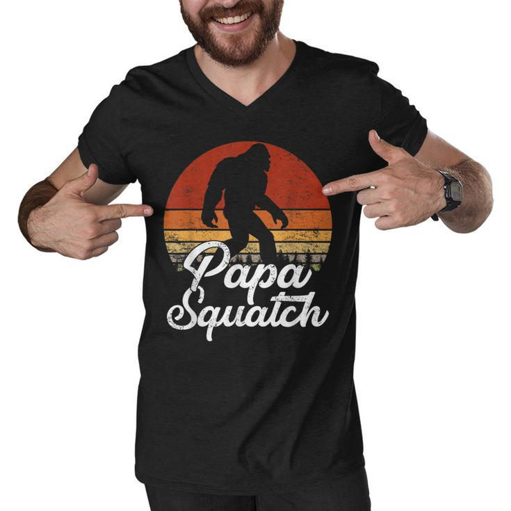 Papa Squatch Dad Bigfoot Sasquatch Vintage Retro Fathers Day  Men V-Neck Tshirt