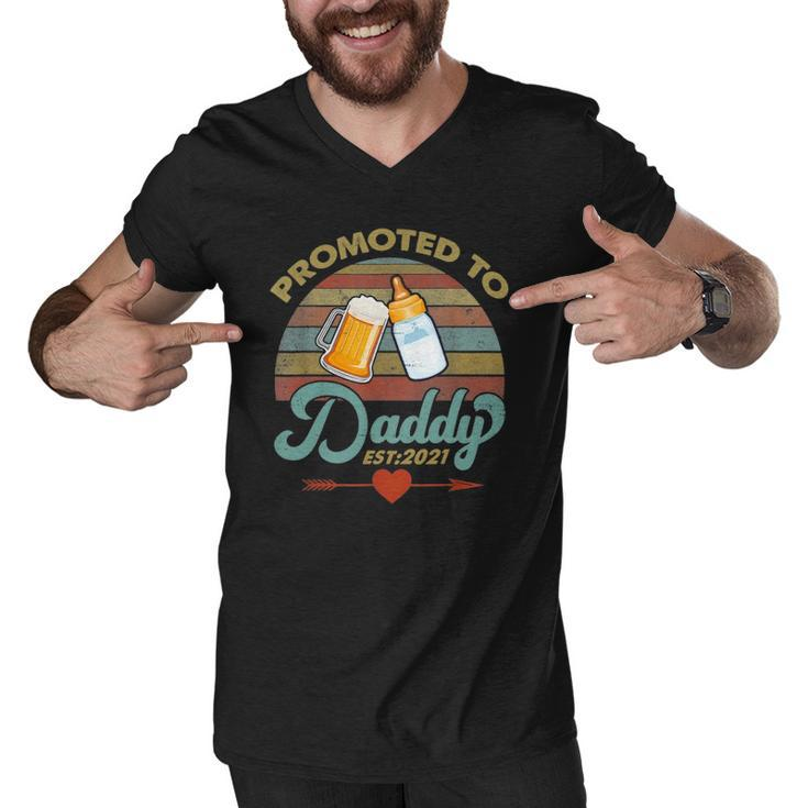 Promoted To Daddy Est 2021 Beer Dad Bottle Baby Shower Men V-Neck Tshirt