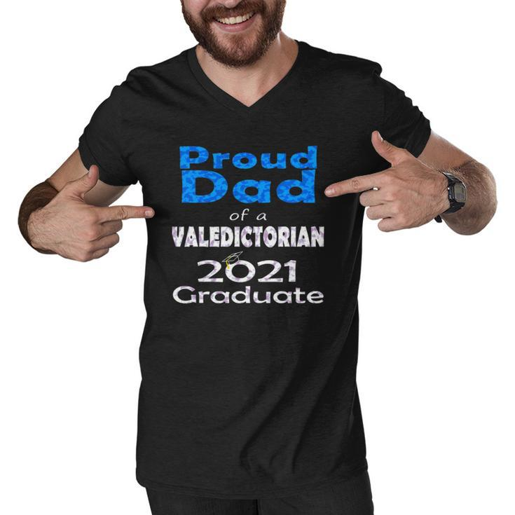 Proud Dad Valedictorian Cum Laude Class Of 2021 Graduate Men V-Neck Tshirt