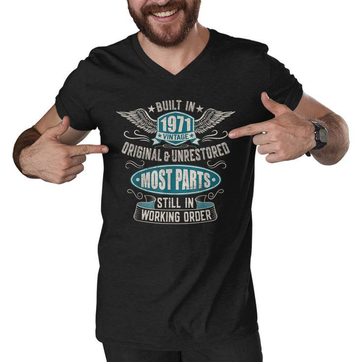 Vintage Birthday Born In 1971 Built In The 70S  Men V-Neck Tshirt