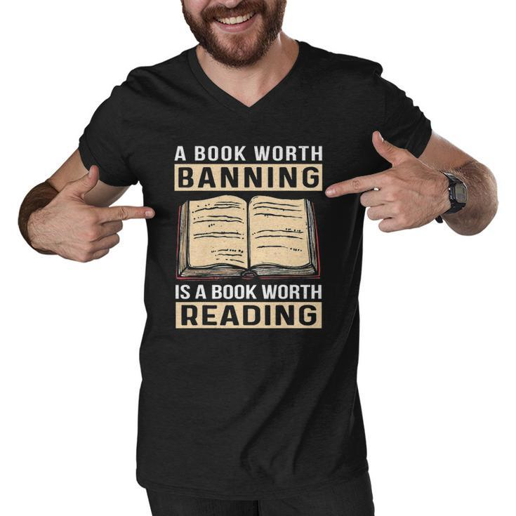 Vintage Censorship Book Reading Nerd I Read Banned Books Men V-Neck Tshirt