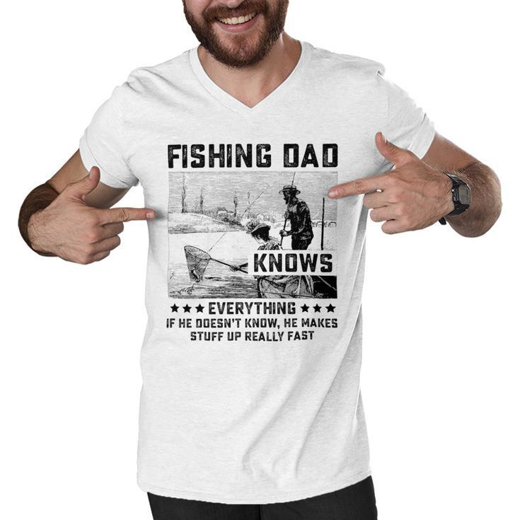 Fishing Dad Knows Everything Old Man Men V-Neck Tshirt