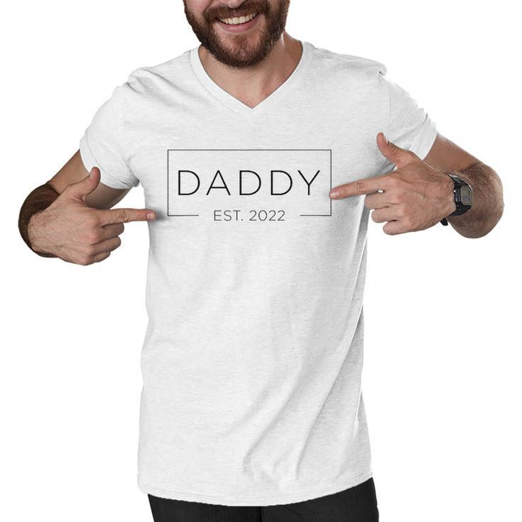 Mens Daddy Est 2022 Promoted To Father 2022 Fathers Day Men V-Neck Tshirt