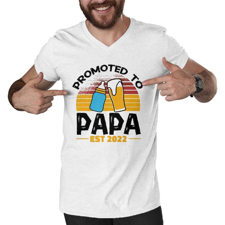 Mens First Time Grandpa Promoted To Papa 2022 Ver2 Men V-Neck Tshirt