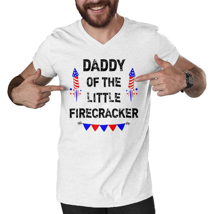 Mens Mens 4Th Of July Dad Daddy Of The Little Firecracker Gifts Men V-Neck Tshirt
