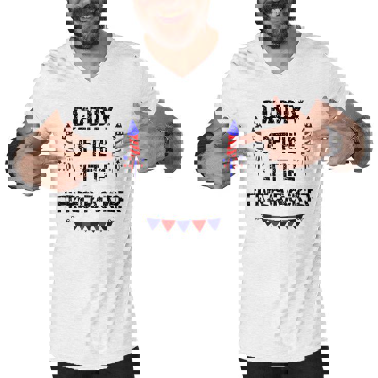 Mens Mens 4Th Of July Dad Daddy Of The Little Firecracker Gifts   Men V-Neck Tshirt