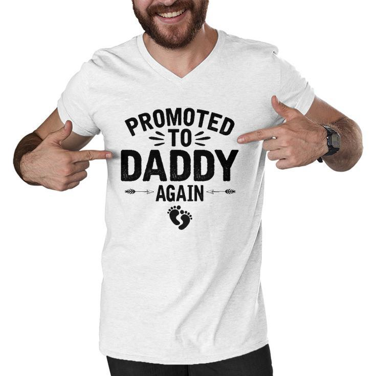 Promoted To Daddy Again Vintage Fathers Day  For Dad Men V-Neck Tshirt