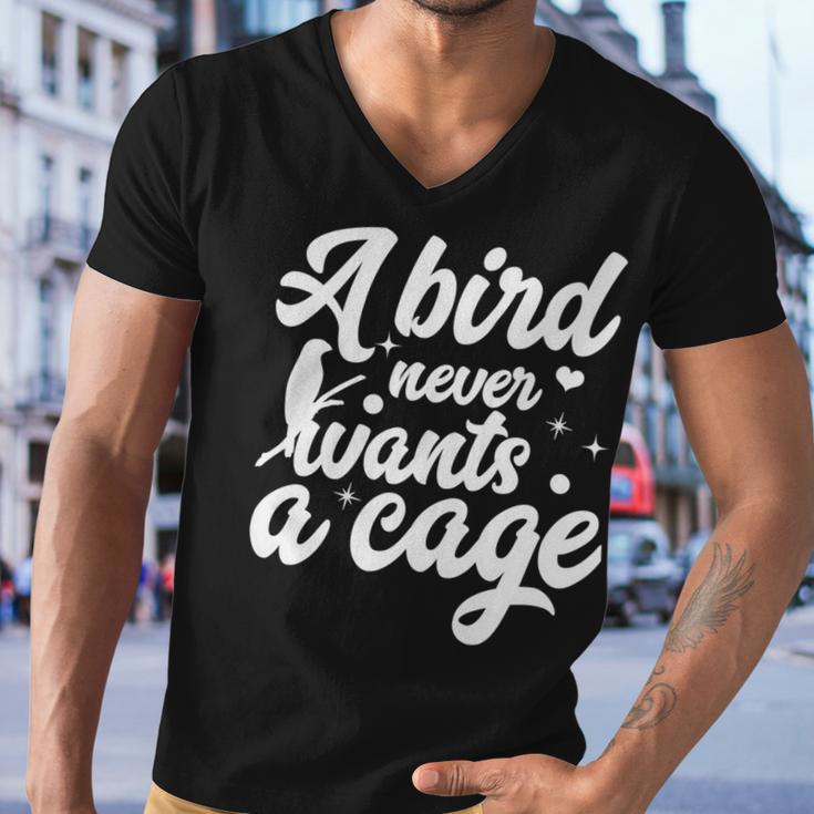 Funny Animal Bird A Bird Never Wants A Cage Lover Bird Men V-Neck Tshirt