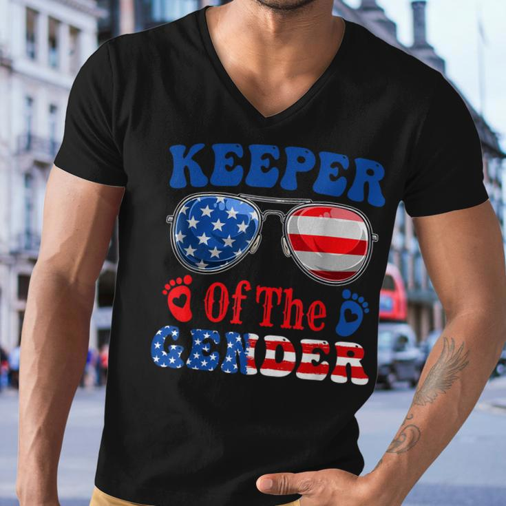 Keeper Of The Gender 4Th Of July Baby Gender Reveal Men V-Neck Tshirt