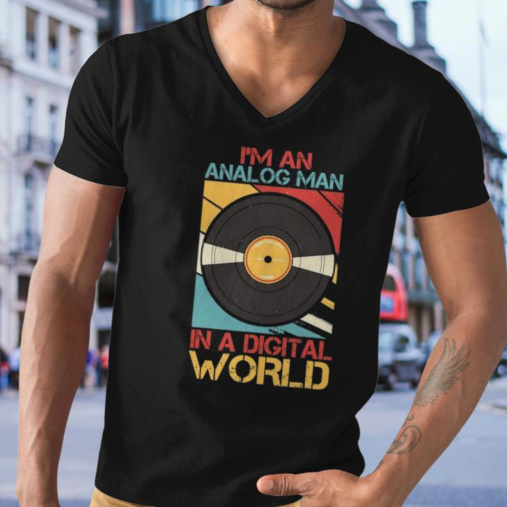 Mens Im An Analog Man In A Digital World Vinyl Vintage Music Men V-Neck Tshirt