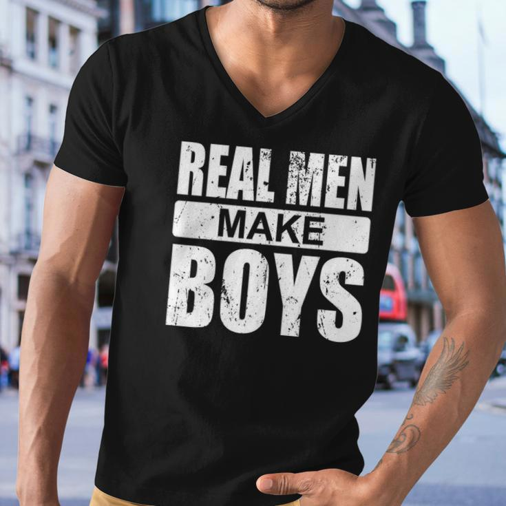Mens Real Men Make Boys Daddy To Be Announcement Family Boydaddy Men V-Neck Tshirt