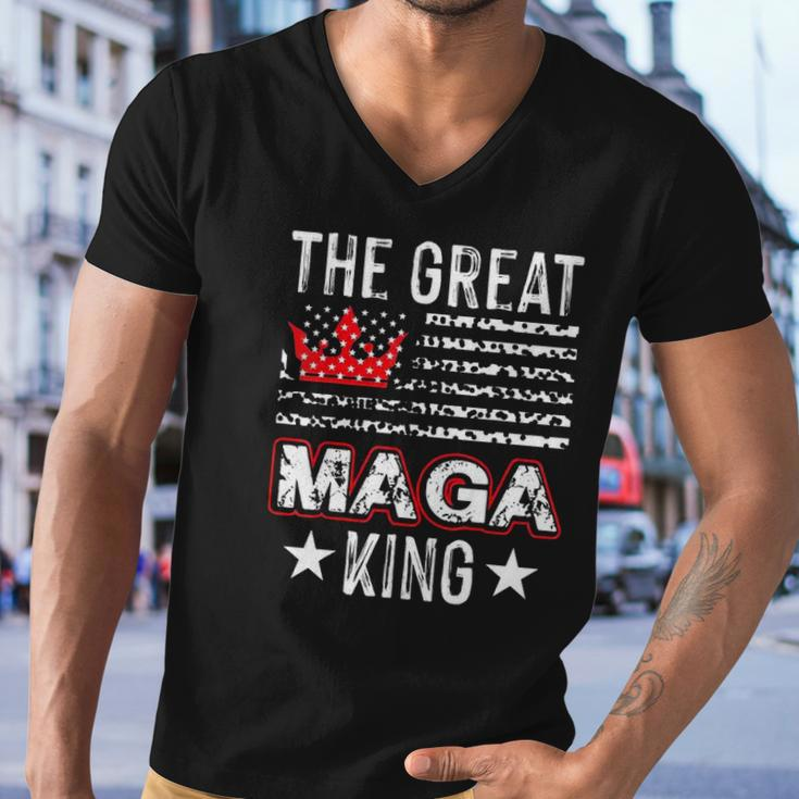 Old The Great Maga King Ultra Maga Retro Us Flag Men V-Neck Tshirt