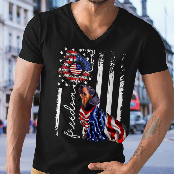 Patriotic 4Th Of July Weiner Dachshund Dog Freedom Men V-Neck Tshirt