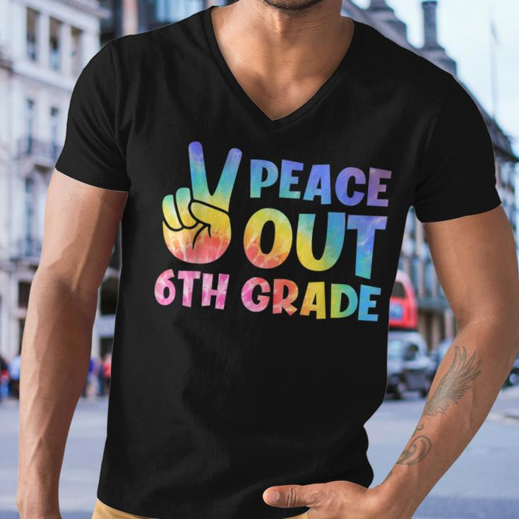 Peace Out 6Th Grade 2022 Graduate Happy Last Day Of School Men V-Neck Tshirt