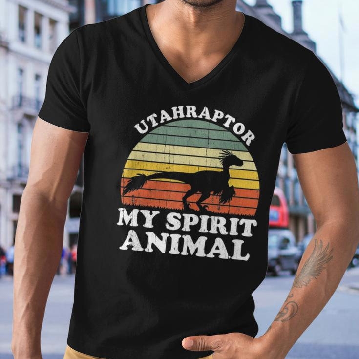 Utahraptor Dinosaur Spirit Animal Paleontologist Men V-Neck Tshirt