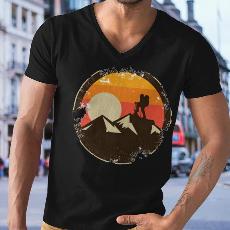 Vintage Retro Rock Climber 161 Shirt Men V-Neck Tshirt