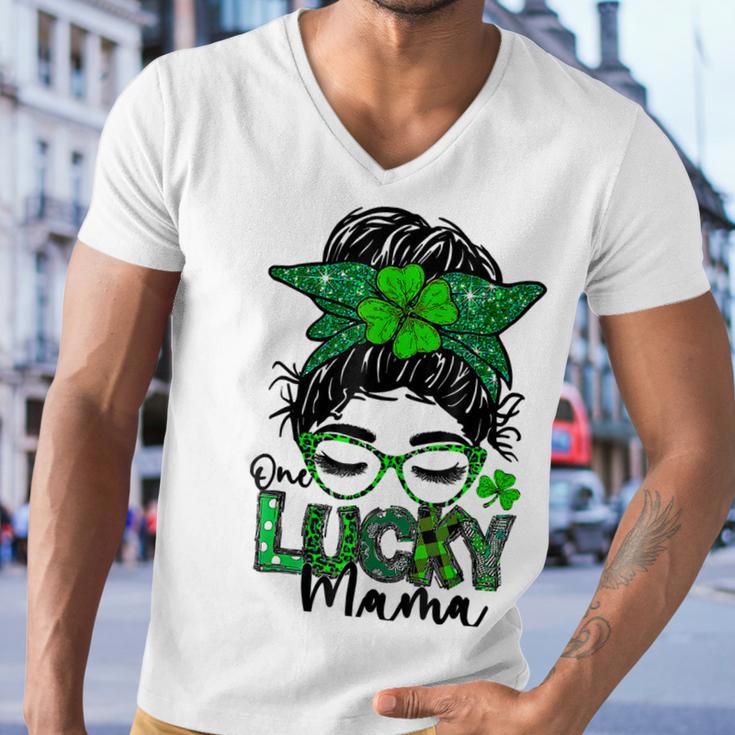 One Lucky Mama Messy Bun Shamrock St Patricks Day Men V-Neck Tshirt