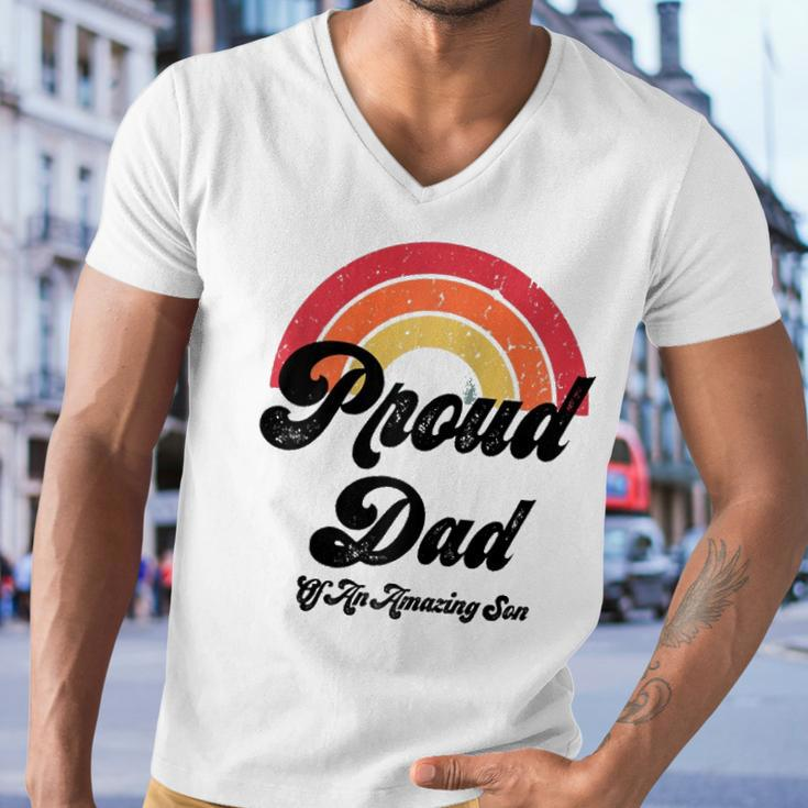 Proud Dad Of A Gay Son Lgbtq Ally Gifts Free Dad Hugs Bi Raglan Baseball Tee Men V-Neck Tshirt