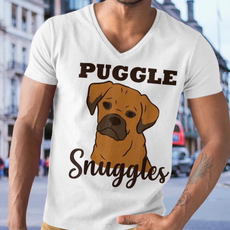 Puggle Dog Snuggles Funny Cute Pug Beagle Mom Dad Men V-Neck Tshirt