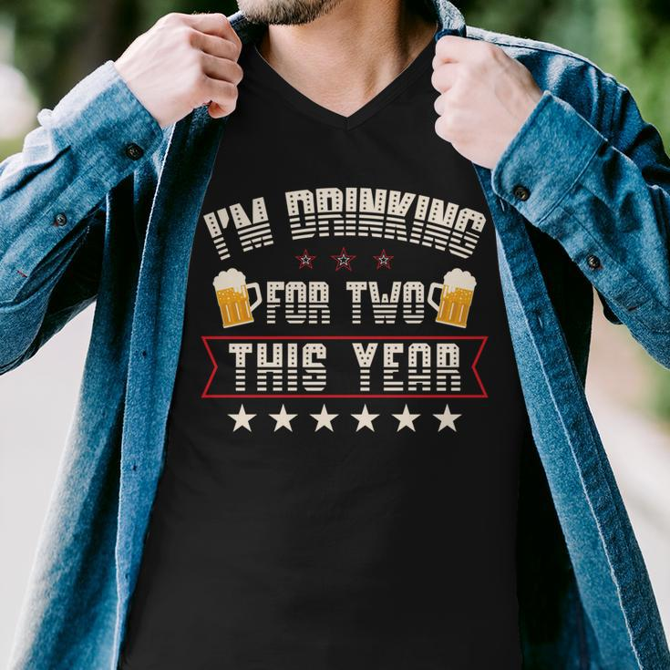 Drinking For Two 4Th Of July Pregnancy Announcement Men V-Neck Tshirt