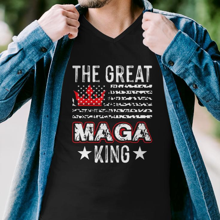Old The Great Maga King Ultra Maga Retro Us Flag Men V-Neck Tshirt