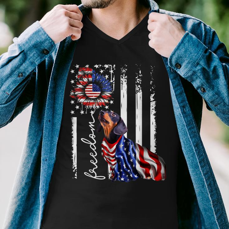Patriotic 4Th Of July Weiner Dachshund Dog Freedom Men V-Neck Tshirt