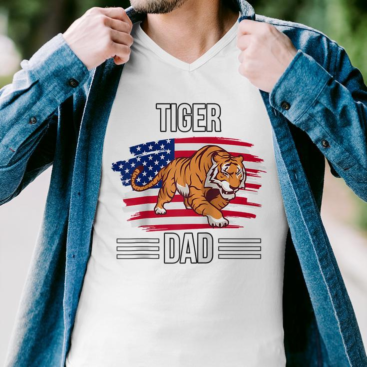 Tiger Us Flag 4Th Of July Fathers Day Tiger Dad Men V-Neck Tshirt