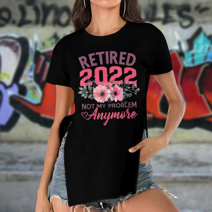 Retired 2022 Shirt Retirement Gifts For Women 2022 Cute Pink V2 Women's Short Sleeves T-shirt With Hem Split