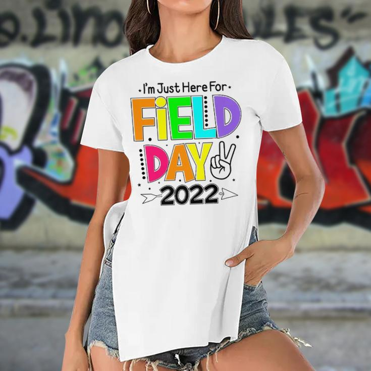 School Field Day Teacher Im Just Here For Field Day 2022 Peace Sign Women's Short Sleeves T-shirt With Hem Split