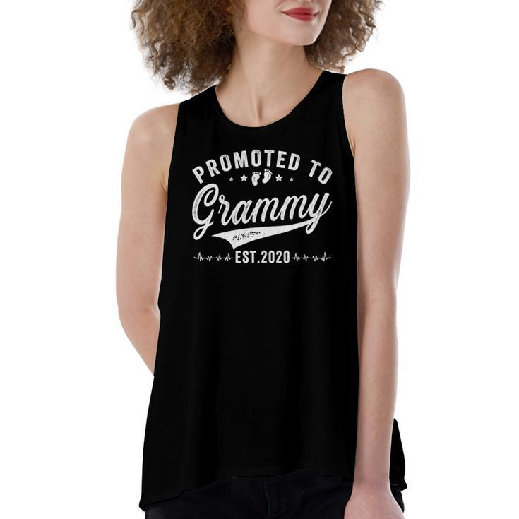 Promoted To Grammy 2022 Vintage Mom Wife Ideas New Mom Women's Loose Tank Top