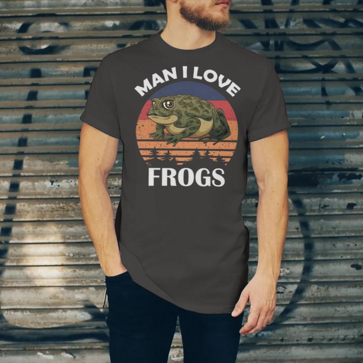 Man I Love Frogs Funny Retro Frog Unisex Jersey Short Sleeve Crewneck Tshirt