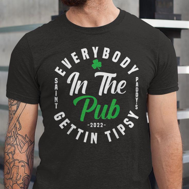 Everybody In The Pub Gettin Tipsy Unisex Jersey Short Sleeve Crewneck Tshirt