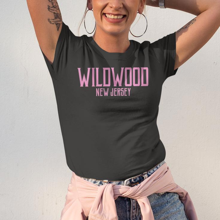 Wildwood New Jersey Nj Vintage Text Pink Print Jersey T-Shirt