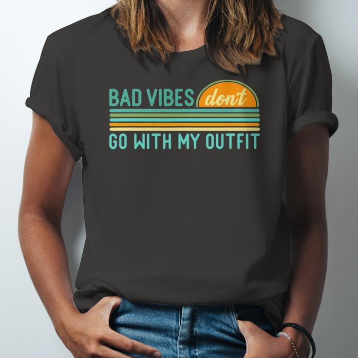 Positive Thinking Quote Bad Vibes Dont Go With My Outfit Jersey T-Shirt