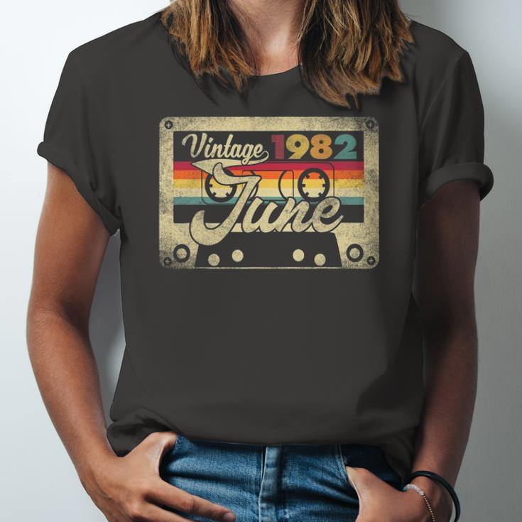 Vintage June 1982 40Th Birthday 40 Years Old Retro Jersey T-Shirt