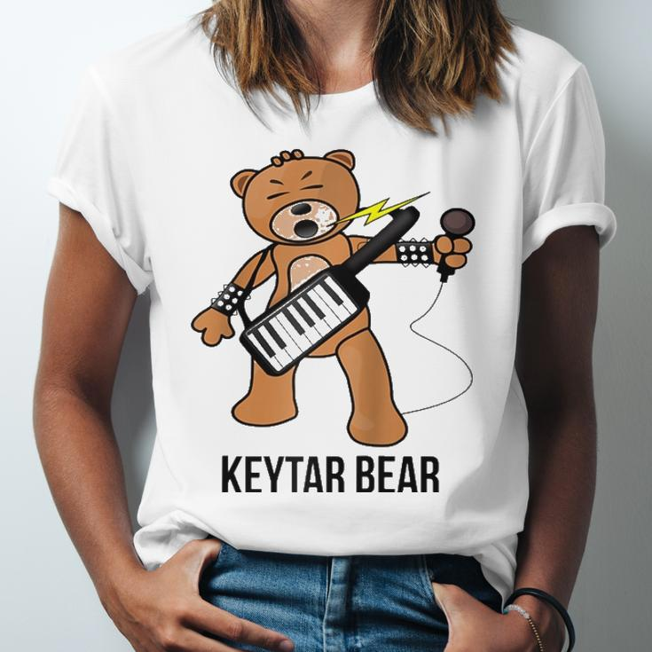 Boston Keytar Bear Street Performer Keyboard Playing Raglan Baseball Tee Jersey T-Shirt