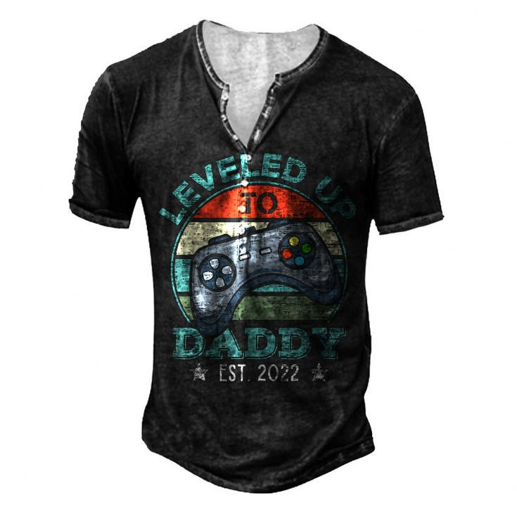 Leveled Up To Daddy 2022 Video Gamer Soon To Be Dad 2022 Men's Henley T-Shirt