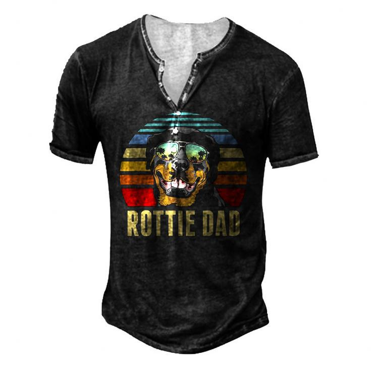 Rottie Dad Rottweiler Dog Vintage Retro Sunset Beach Vibe Men's Henley T-Shirt
